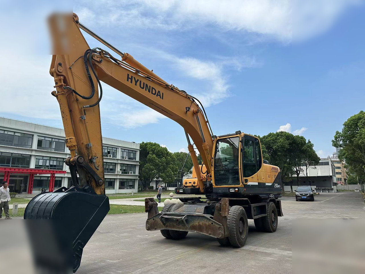 HYUNDAI ROBEX 210W-9 - Wheel excavator: picture 1 HYUNDAI ROBEX 210W-9 - Wheel excavator: picture 1