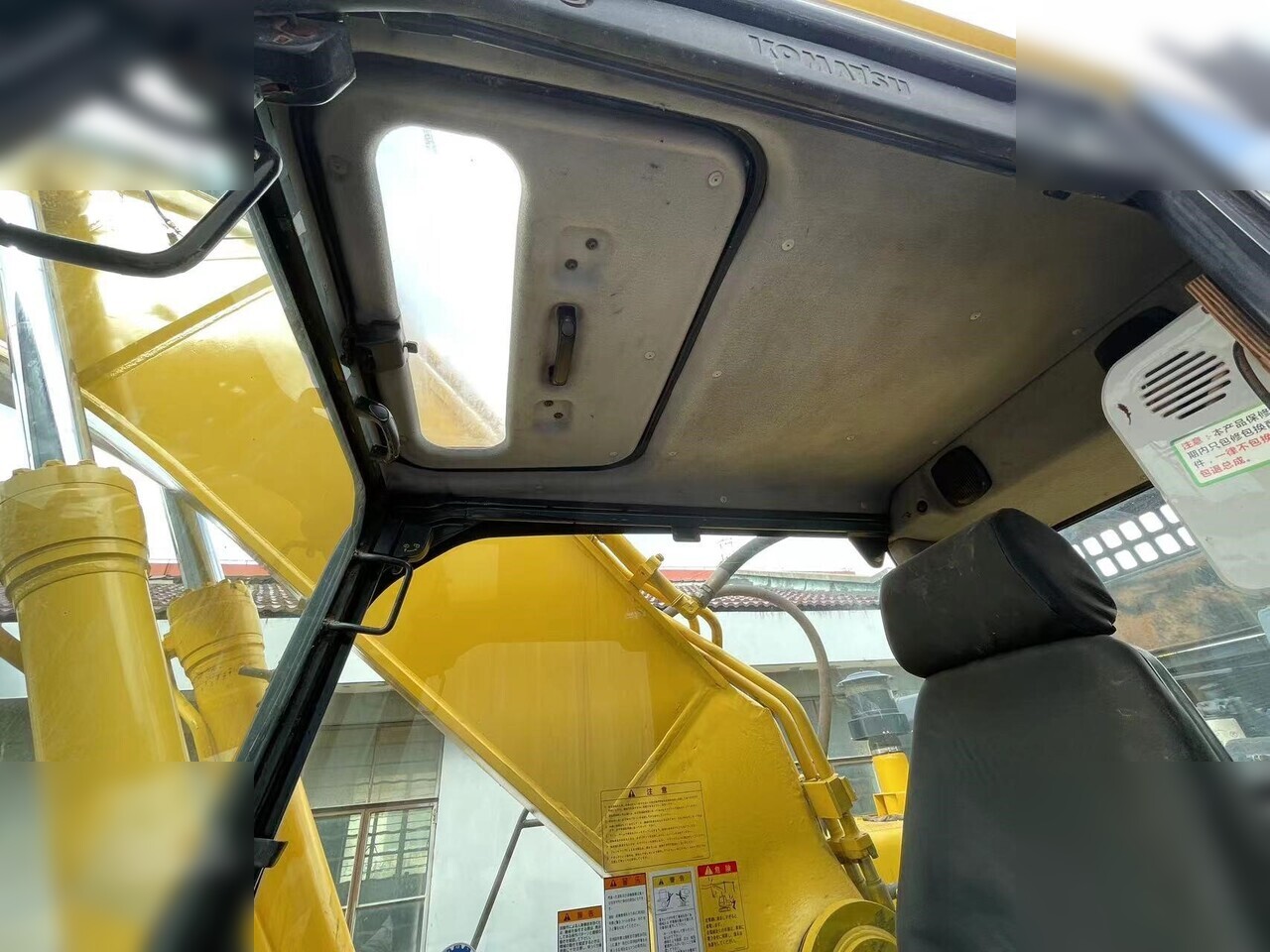 KOMATSU PC400-8 - Crawler excavator: picture 4 KOMATSU PC400-8 - Crawler excavator: picture 4