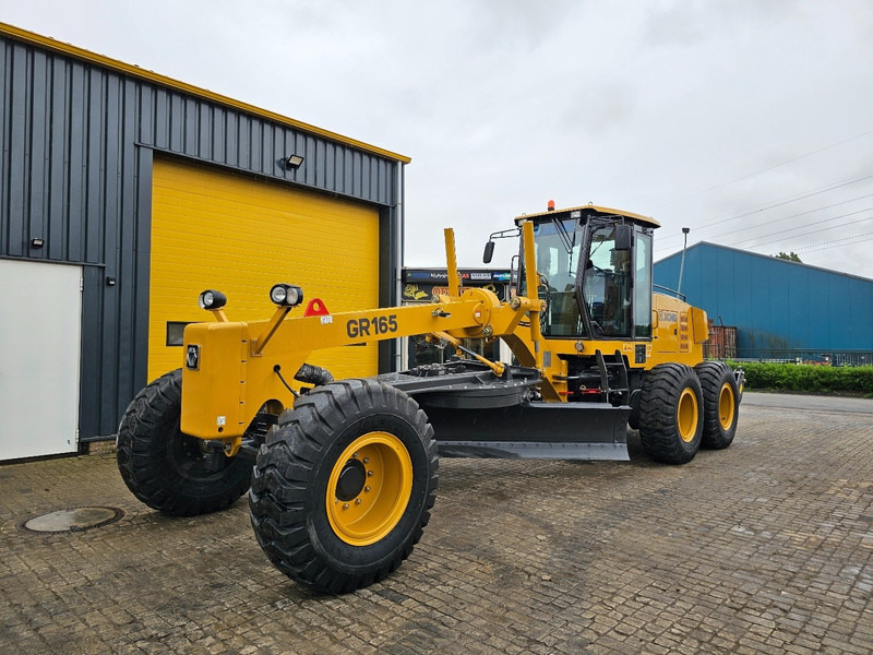 XCMG GR165 - Grader: picture 2 XCMG GR165 - Grader: picture 2