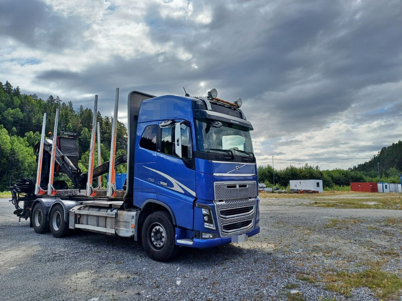 Volvo FH16 750 - Log truck, Crane truck: picture 2 Volvo FH16 750 - Log truck, Crane truck: picture 2