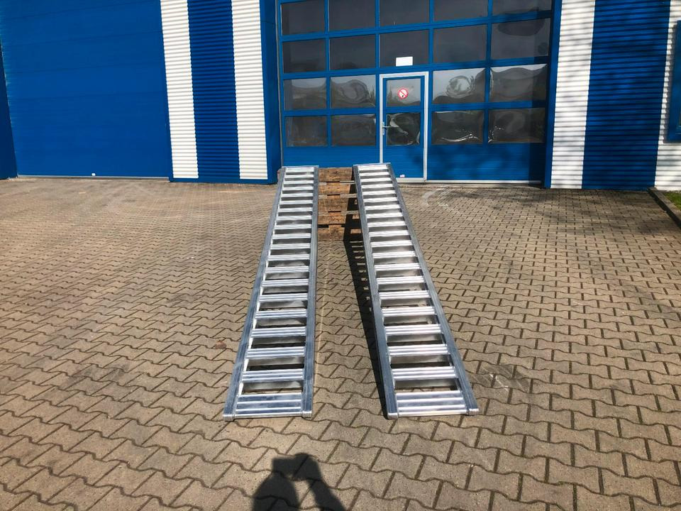 Alurampen Satz 4m 4000KG Minibagger Minilader Quad Auffahrrampe *INKL.19% MWST* - Loading ramp: picture 3 Alurampen Satz 4m 4000KG Minibagger Minilader Quad Auffahrrampe *INKL.19% MWST* - Loading ramp: picture 3