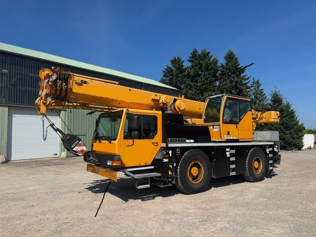 Liebherr LTM 1030-2.1 - Mobile crane: picture 1 Liebherr LTM 1030-2.1 - Mobile crane: picture 1