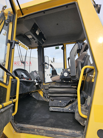Compactor BOMAG BW213DH-4 BVC: picture 7