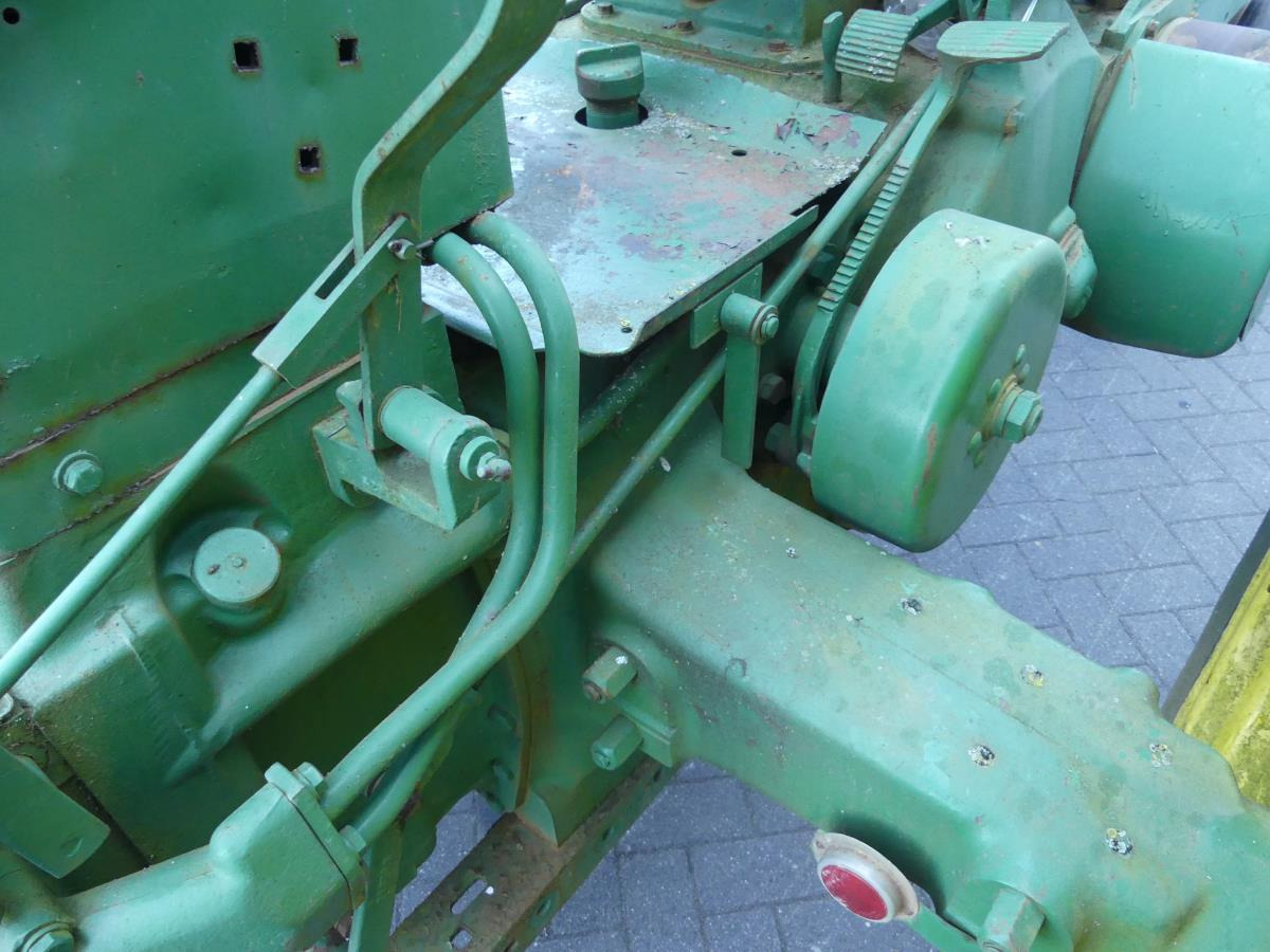 Farm tractor John-Deere 730: picture 14