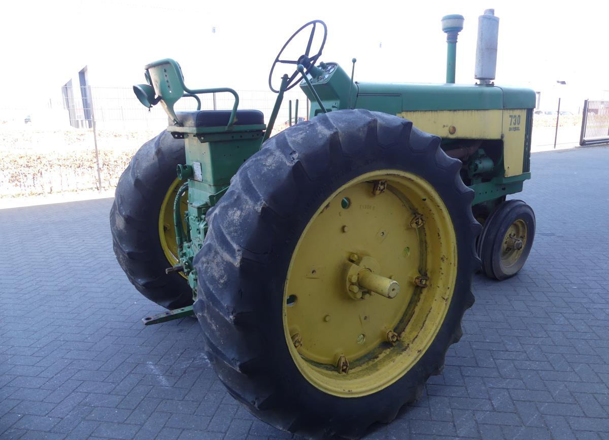Farm tractor John-Deere 730: picture 35