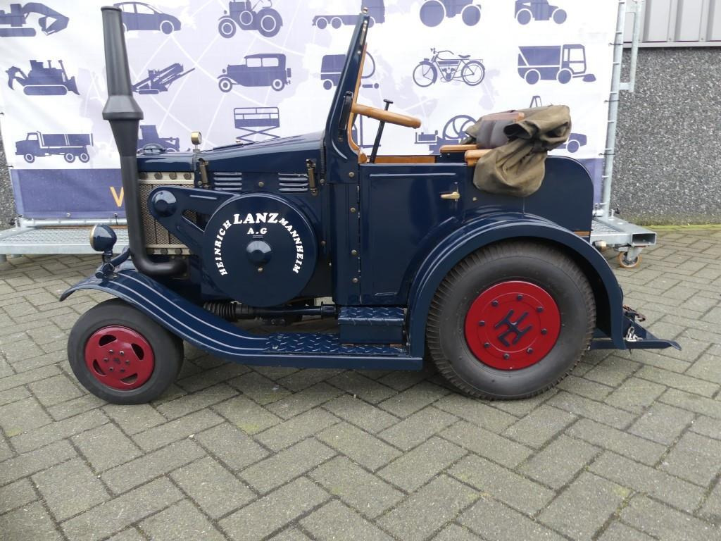 Lanz-Bulldog HR9 Model 1:3 - Farm tractor: picture 3 Lanz-Bulldog HR9 Model 1:3 - Farm tractor: picture 3