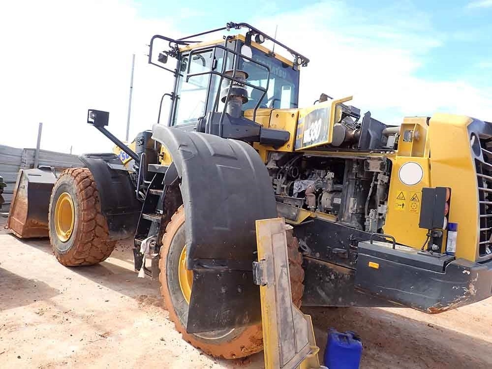 Wheel loader Komatsu WA380-8: picture 8