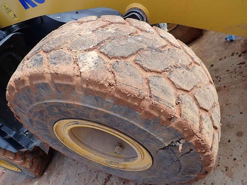 Wheel loader Komatsu WA380-8: picture 16