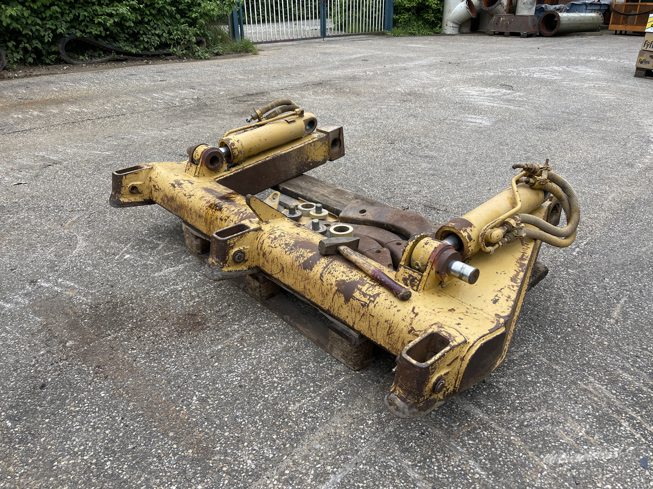 CATERPILLAR Multi Shank - Ripper for Crawler loader: picture 5 CATERPILLAR Multi Shank - Ripper for Crawler loader: picture 5