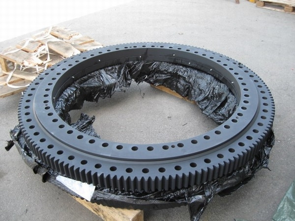 Drehkranz Demag AC 40-1 - Attachment for Crane: picture 1 Drehkranz Demag AC 40-1 - Attachment for Crane: picture 1