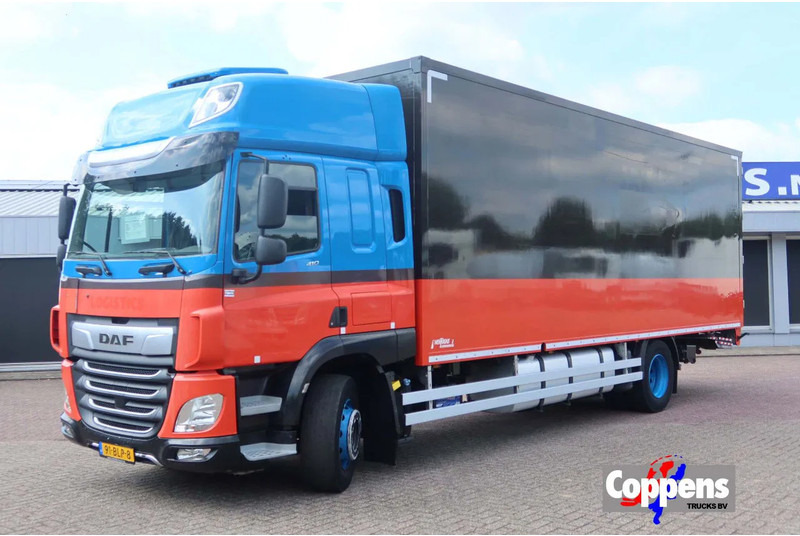 DAF CF 410 Bakwagen + DHollandia 2000kg Horsetruck Reacetruck Flowertruck - Box truck: picture 1 DAF CF 410 Bakwagen + DHollandia 2000kg Horsetruck Reacetruck Flowertruck - Box truck: picture 1
