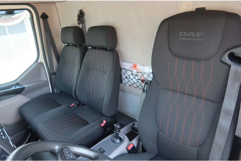 DAF LF 210 Bakwagen + Dhollandia klep 1500 kg - Box truck: picture 5 DAF LF 210 Bakwagen + Dhollandia klep 1500 kg - Box truck: picture 5