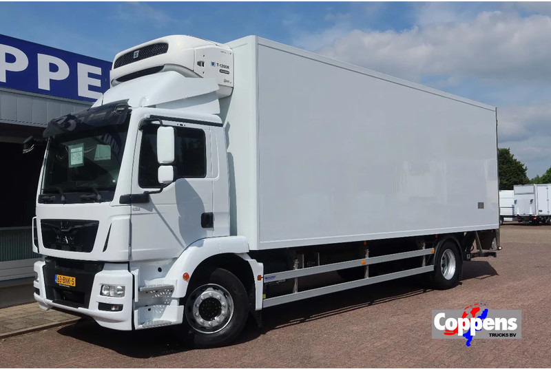 MAN TGM 18.250 Koel/Vries+ Klep Bi-Temp + movable wall - Refrigerator truck: picture 1 MAN TGM 18.250 Koel/Vries+ Klep Bi-Temp + movable wall - Refrigerator truck: picture 1