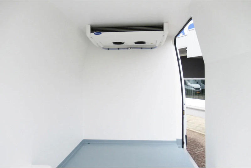Mercedes-Benz Sprinter 317 CDI Koel / Vries/ verwarmen Carrier Xarios 350 + 220 volt nacht stekkerL2/H2 - Refrigerated van: picture 4 Mercedes-Benz Sprinter 317 CDI Koel / Vries/ verwarmen Carrier Xarios 350 + 220 volt nacht stekkerL2/H2 - Refrigerated van: picture 4