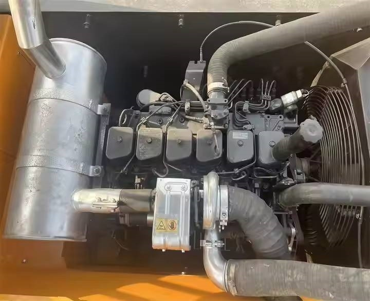 Hyundai R220LC-9S - Crawler excavator: picture 5 Hyundai R220LC-9S - Crawler excavator: picture 5