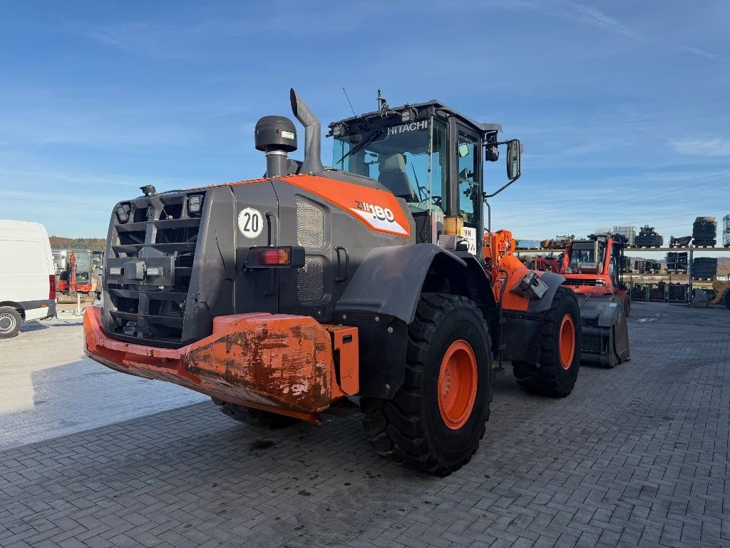 Hitachi ZW 180-6 - Wheel loader: picture 5 Hitachi ZW 180-6 - Wheel loader: picture 5