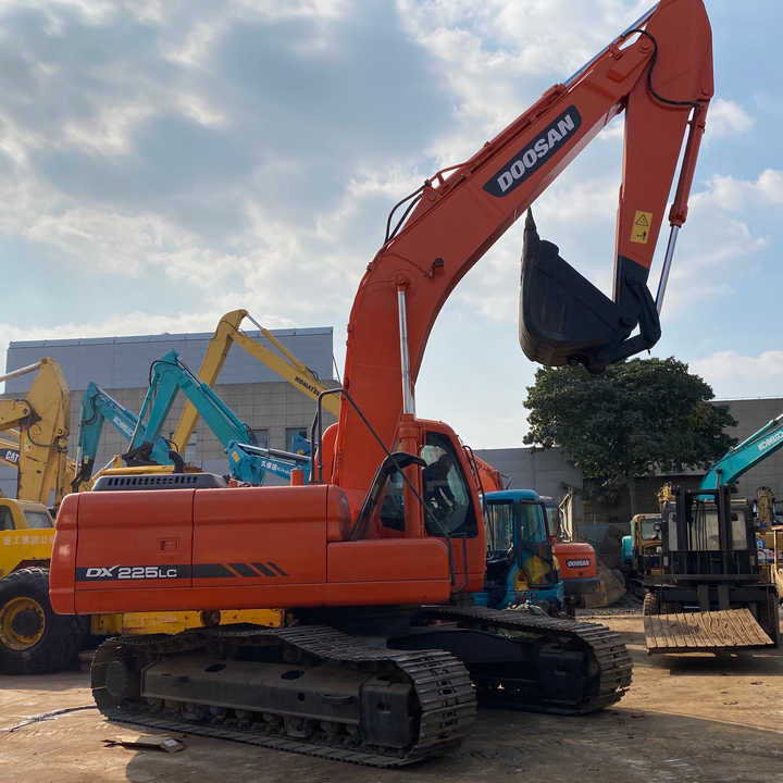 Best Selling DOOSAN excavator machine construction used machinery equipment dx225 DX60 DX70 DH60 DH220 used excavators in stock - Excavator: picture 1 Best Selling DOOSAN excavator machine construction used machinery equipment dx225 DX60 DX70 DH60 DH220 used excavators in stock - Excavator: picture 1