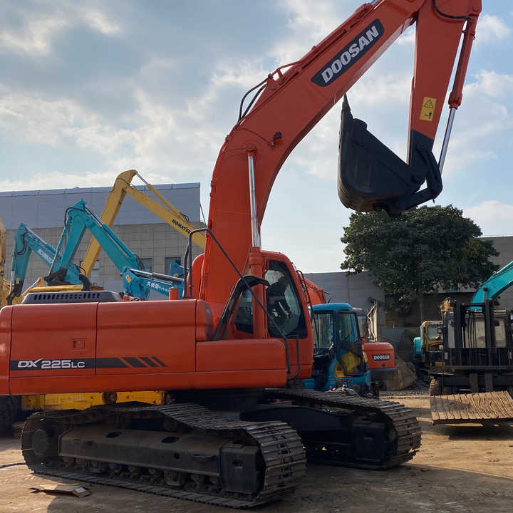 Best Selling DOOSAN excavator machine construction used machinery equipment dx225 DX60 DX70 DH60 DH220 used excavators in stock - Excavator: picture 1 Best Selling DOOSAN excavator machine construction used machinery equipment dx225 DX60 DX70 DH60 DH220 used excavators in stock - Excavator: picture 1