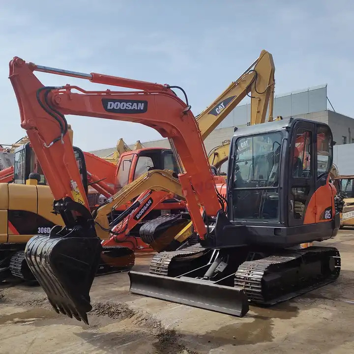 Dx60 Used Crawler Excavator Used Excavator For Sale High Quality ExcavatorDOOSAN DH 55DH55 H-frame - Excavator: picture 1 Dx60 Used Crawler Excavator Used Excavator For Sale High Quality ExcavatorDOOSAN DH 55DH55 H-frame - Excavator: picture 1