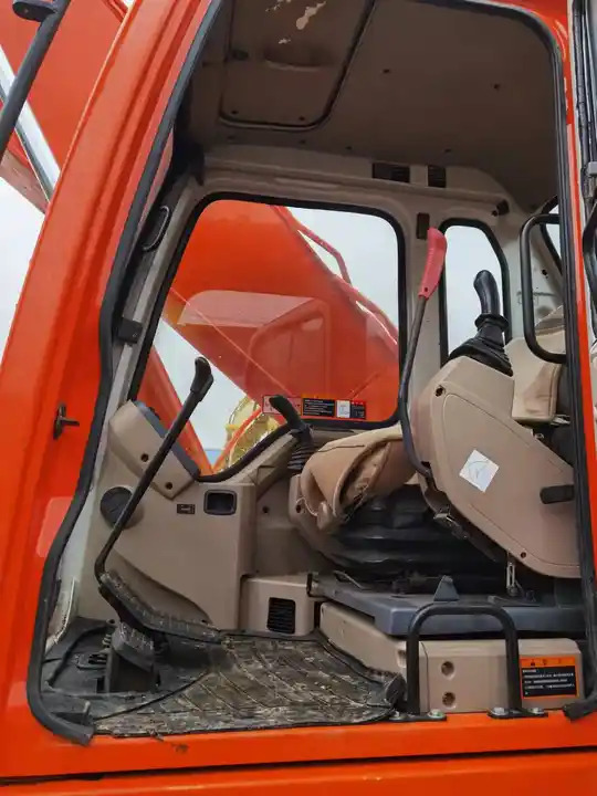 Excellent ConditionUsed Excavator Doosan Dh220 ,Nice Performance 22ton Used Excavator Dh220-7 At Low Price For Sale - Crawler excavator: picture 3 Excellent ConditionUsed Excavator Doosan Dh220 ,Nice Performance 22ton Used Excavator Dh220-7 At Low Price For Sale - Crawler excavator: picture 3