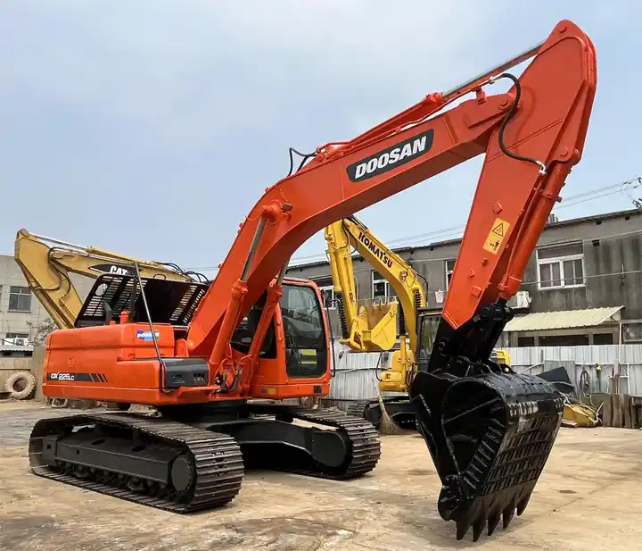 High Quality Korea Made 2019 Year Doosan Brand Dx225 Dx225lc Dx225lca Crawler Excavator - Crawler excavator: picture 2 High Quality Korea Made 2019 Year Doosan Brand Dx225 Dx225lc Dx225lca Crawler Excavator - Crawler excavator: picture 2