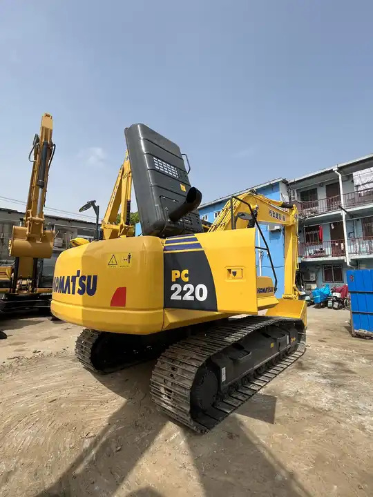 Hot sell japan origin used 20Ton komatsu Excavator PC 220-8/ pc 200-8 in stock for sale - Crawler excavator: picture 3 Hot sell japan origin used 20Ton komatsu Excavator PC 220-8/ pc 200-8 in stock for sale - Crawler excavator: picture 3