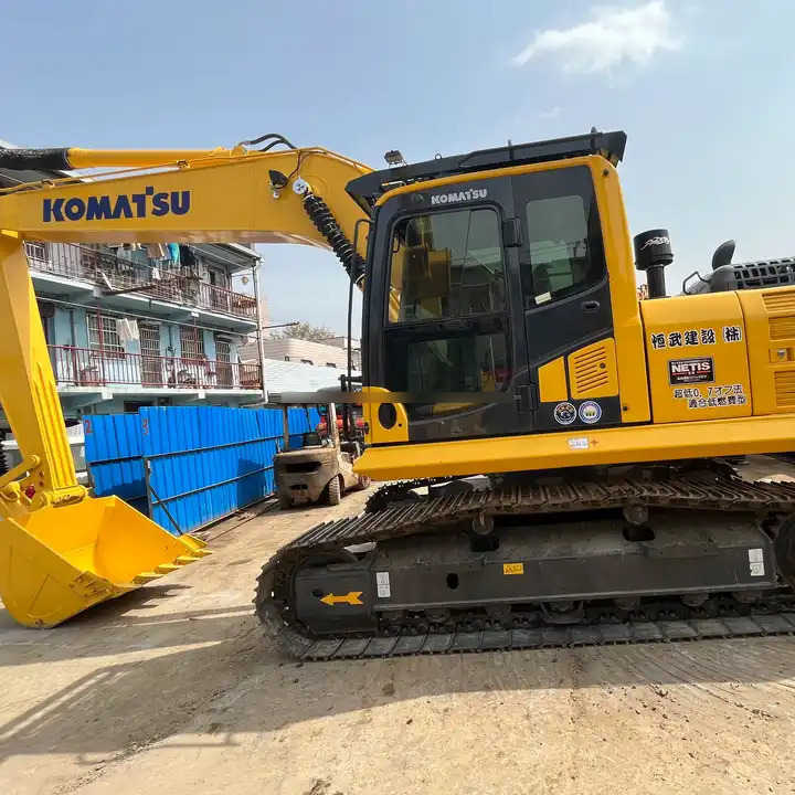 Hot sell japan origin used 20Ton komatsu Excavator PC 220-8/ pc 200-8 in stock for sale - Crawler excavator: picture 2 Hot sell japan origin used 20Ton komatsu Excavator PC 220-8/ pc 200-8 in stock for sale - Crawler excavator: picture 2