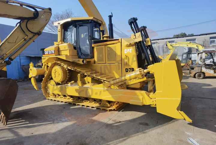 Japan Imported Caterpillar D9R Bulldozer Japan Original Cat D9n D8r Used Bulldozers - Bulldozer: picture 4 Japan Imported Caterpillar D9R Bulldozer Japan Original Cat D9n D8r Used Bulldozers - Bulldozer: picture 4