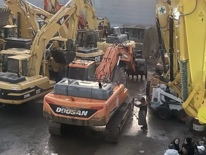 Original Doosan Dx420 Used Excavator/few Working Hours Used 420 Doosan Excavator Dx420 In Stock - Crawler excavator: picture 5 Original Doosan Dx420 Used Excavator/few Working Hours Used 420 Doosan Excavator Dx420 In Stock - Crawler excavator: picture 5