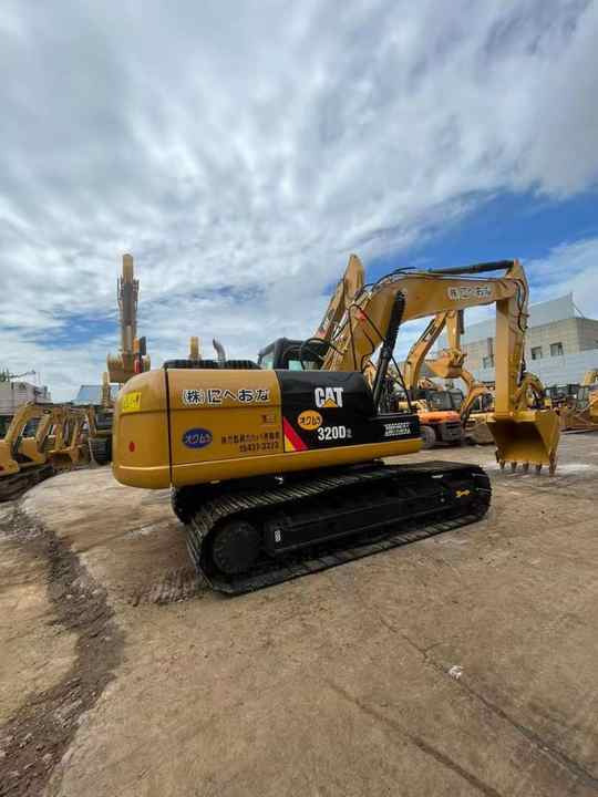 Used CAT 320 320B 320C Caterpillar Excavator with bucket Second hand - Excavator: picture 3 Used CAT 320 320B 320C Caterpillar Excavator with bucket Second hand - Excavator: picture 3