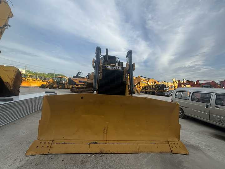 Used Caterpillar bulldozer CAT D8R on sale - Bulldozer: picture 2 Used Caterpillar bulldozer CAT D8R on sale - Bulldozer: picture 2