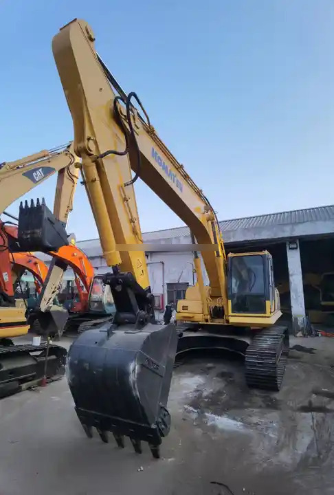 Used Komatsu excavator Pc220-8 in good condition for sale,second hand PC200-8 in good condition - Crawler excavator: picture 2 Used Komatsu excavator Pc220-8 in good condition for sale,second hand PC200-8 in good condition - Crawler excavator: picture 2