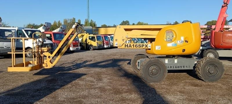 Haulotte HA16SPX - 16m, 4x4, diesel - Articulated boom: picture 5 Haulotte HA16SPX - 16m, 4x4, diesel - Articulated boom: picture 5