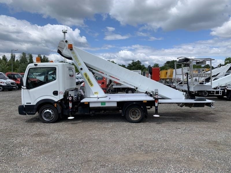 Nissan Cabstar Palfinger P260B - 25,6 m - 230 kg - Truck mounted aerial platform: picture 5 Nissan Cabstar Palfinger P260B - 25,6 m - 230 kg - Truck mounted aerial platform: picture 5