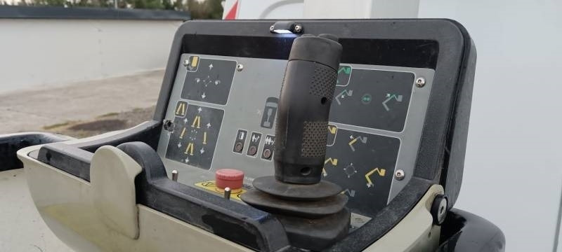 Truck mounted aerial platform Renault Master Versalift VTL135 EVO - 13,3 m - 120kg: picture 12