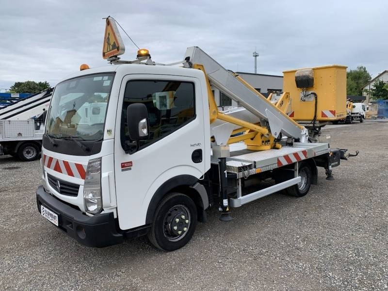 Renault Maxity Multitel MX200 - 20 m - Truck mounted aerial platform: picture 2 Renault Maxity Multitel MX200 - 20 m - Truck mounted aerial platform: picture 2
