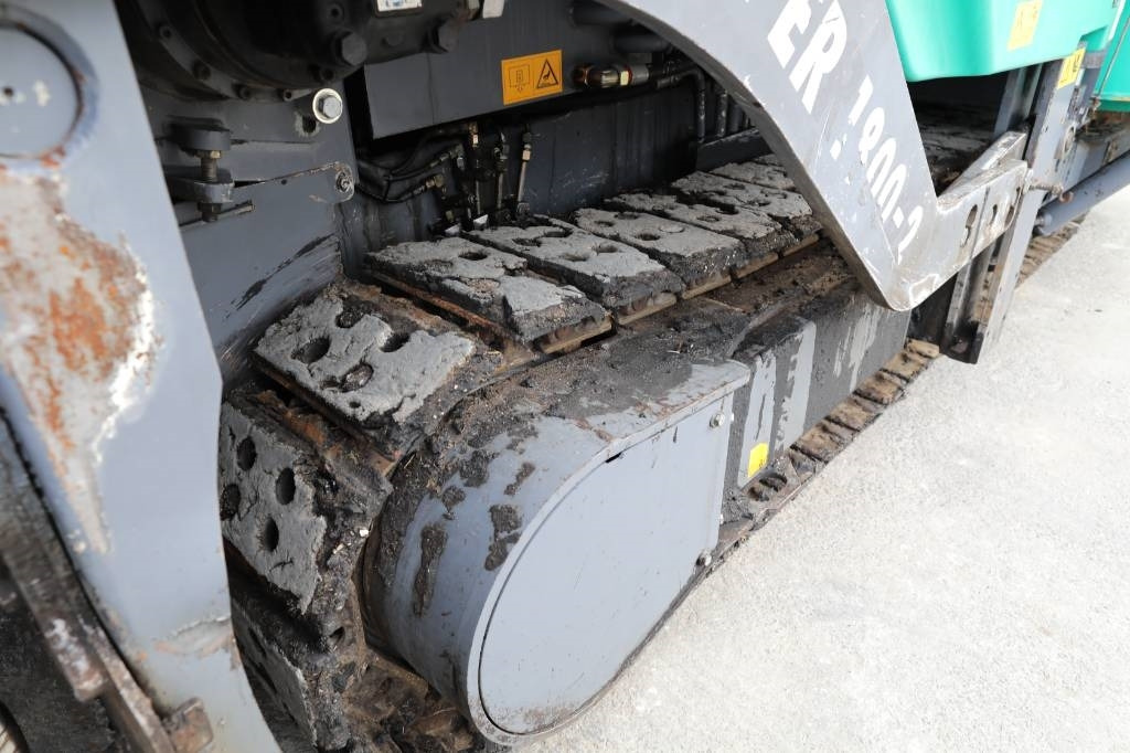 Asphalt paver Vögele Super 1800 - 2: picture 15