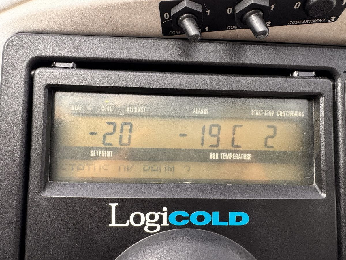 Schmitz Cargobull SKO 24/ BI TEMP CARRIER VEC 1950 MT /DS/LBW !!!! - Closed box semi-trailer: picture 5 Schmitz Cargobull SKO 24/ BI TEMP CARRIER VEC 1950 MT /DS/LBW !!!! - Closed box semi-trailer: picture 5