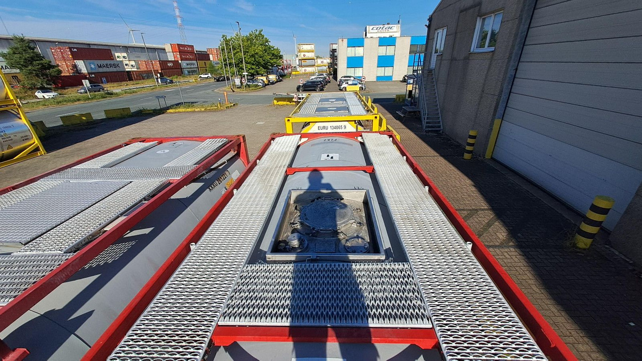 24.000 Liter V4A Vollrahmen 2 xLaufsteg - Tank semi-trailer: picture 5 24.000 Liter V4A Vollrahmen 2 xLaufsteg - Tank semi-trailer: picture 5