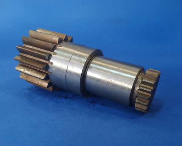 010110A Motorwelle schwenken - Swing motor for Construction machinery: picture 1 010110A Motorwelle schwenken - Swing motor for Construction machinery: picture 1