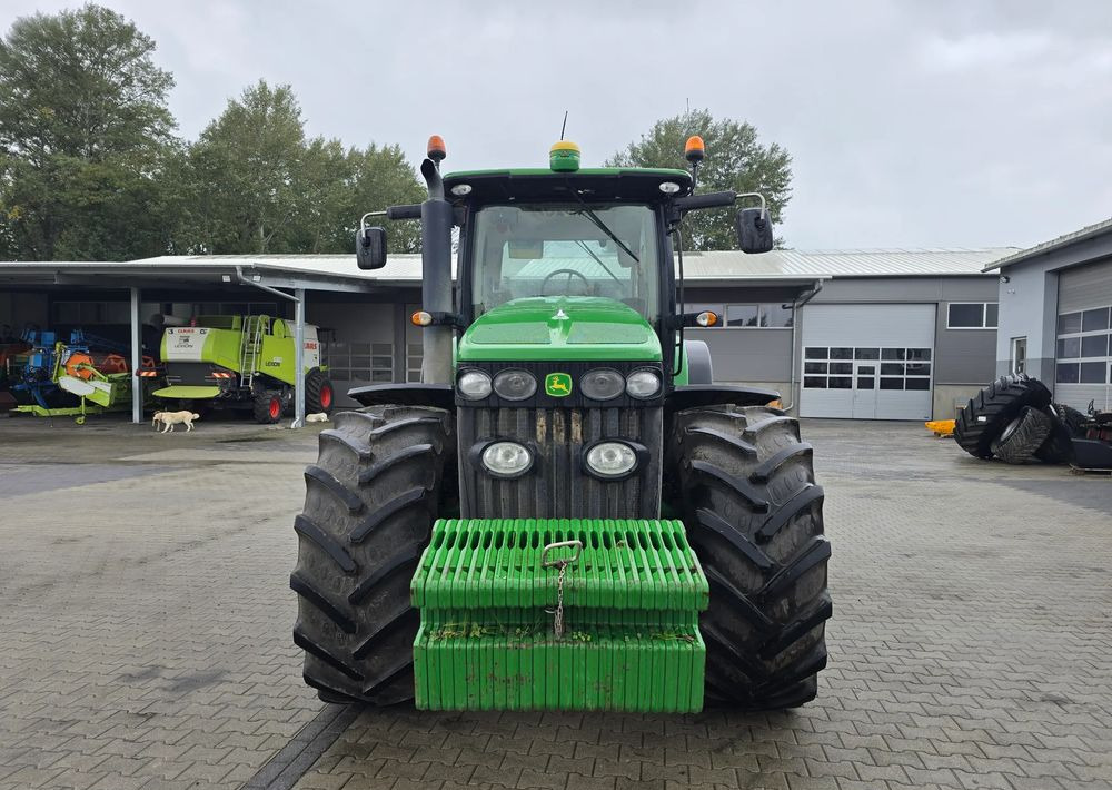 John Deere 8270R - Farm tractor: picture 3 John Deere 8270R - Farm tractor: picture 3
