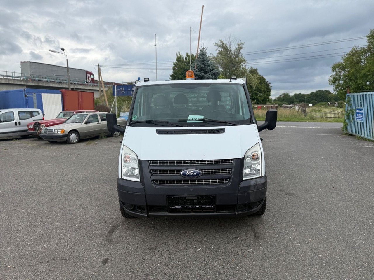 Ford Transit Pritsche FT 350 M Einzelkabine 110 KM - Flatbed van: picture 1 Ford Transit Pritsche FT 350 M Einzelkabine 110 KM - Flatbed van: picture 1
