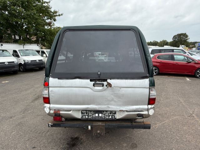 Mitsubishi L200 Magnum TD Intense Club Cab 2500 - SUV: picture 5 Mitsubishi L200 Magnum TD Intense Club Cab 2500 - SUV: picture 5