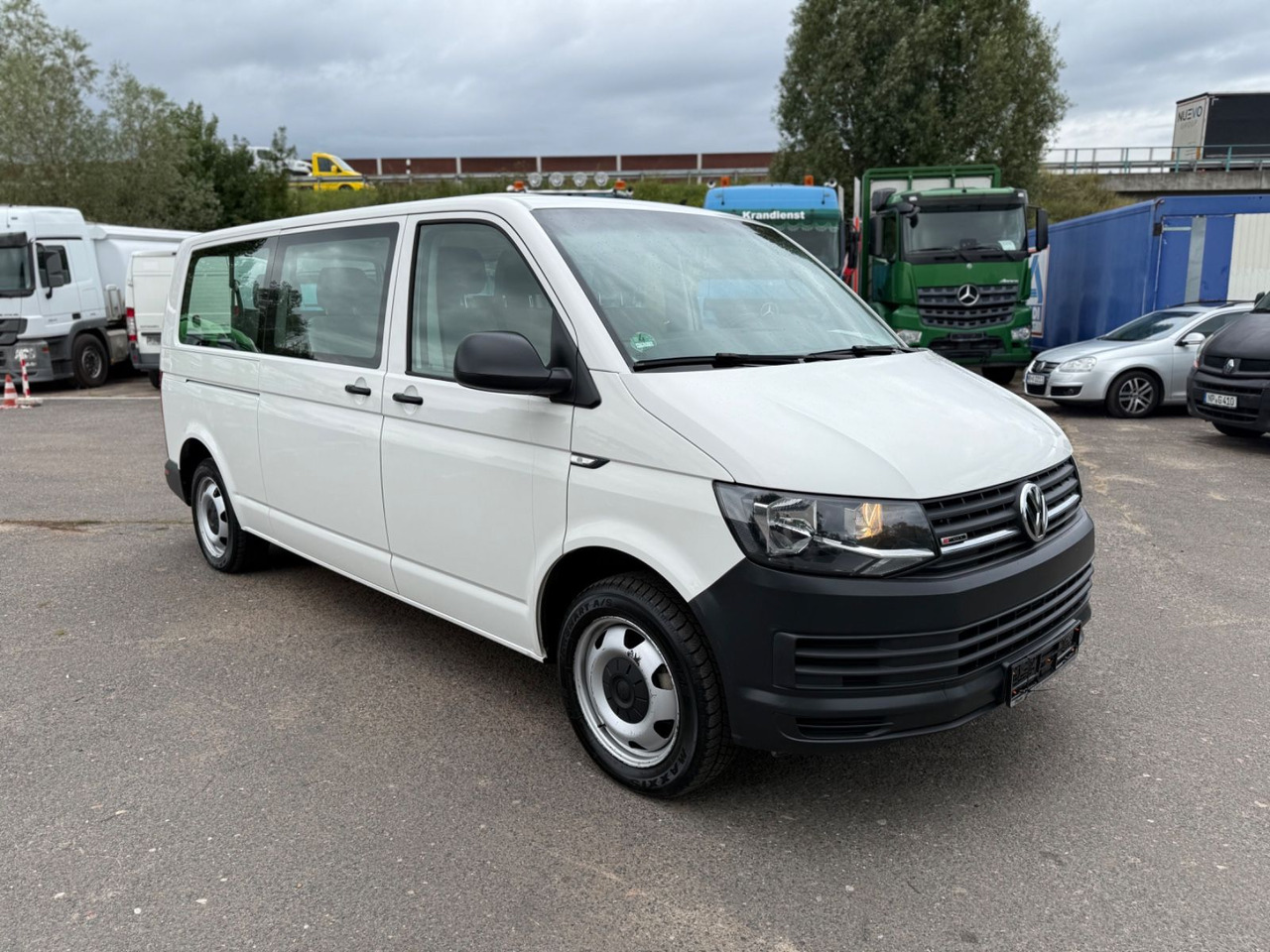 Volkswagen T6 Transporter 9 Sitzer 4Motion - Passenger van: picture 2 Volkswagen T6 Transporter 9 Sitzer 4Motion - Passenger van: picture 2