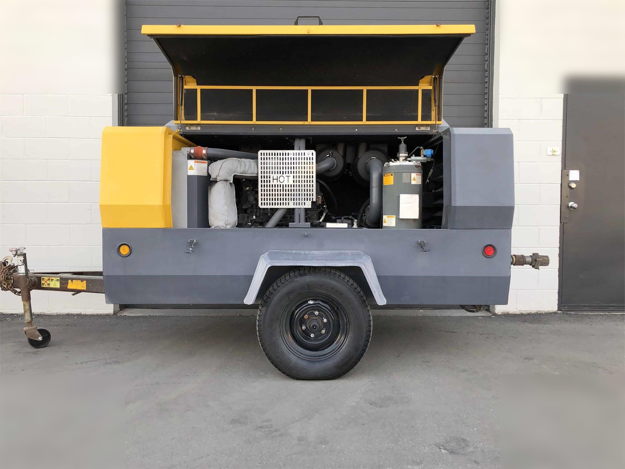 ATLAS COPCO 450 CFM - Air compressor: picture 3 ATLAS COPCO 450 CFM - Air compressor: picture 3