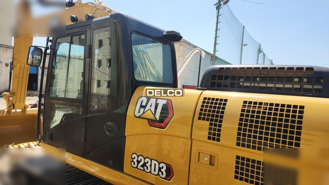 CATERPILLAR 323D3 - Crawler excavator: picture 4 CATERPILLAR 323D3 - Crawler excavator: picture 4