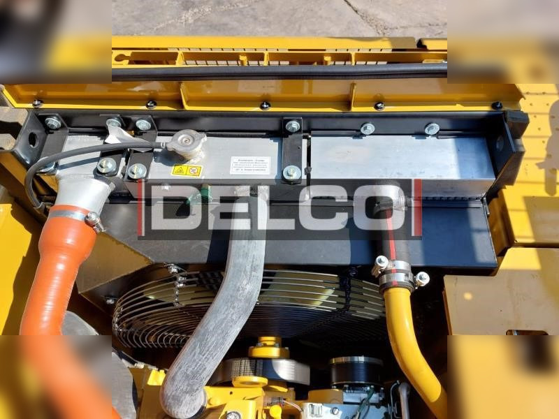 New Crawler excavator CATERPILLAR 323D3: picture 18