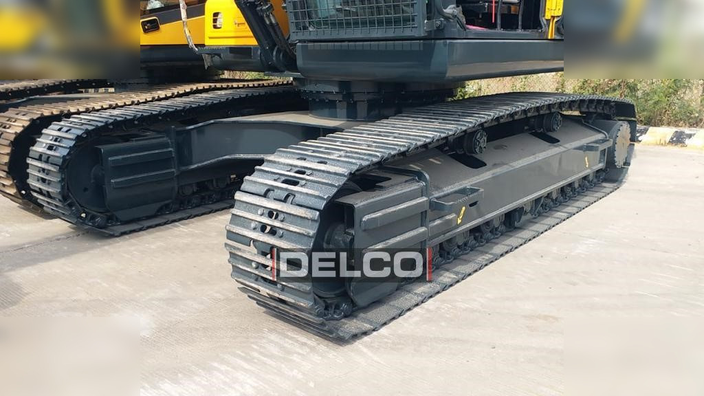 New Crawler excavator HYUNDAI ROBEX 210: picture 12