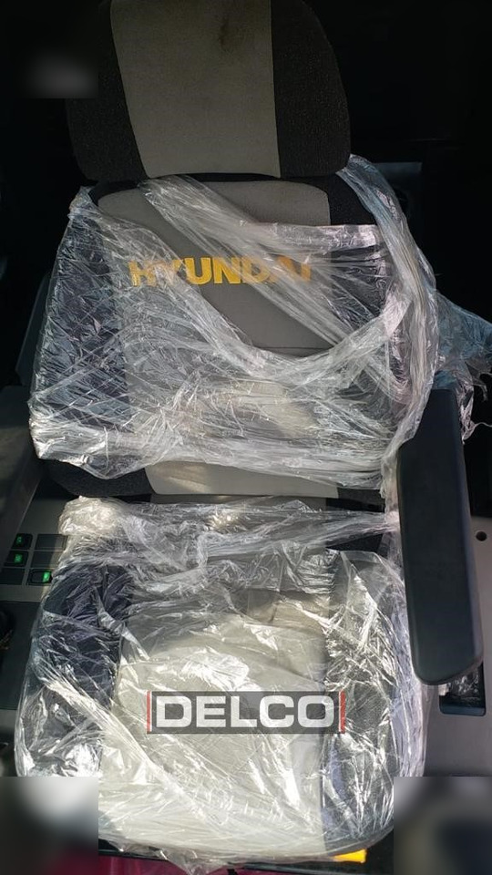 New Crawler excavator HYUNDAI ROBEX 210: picture 19