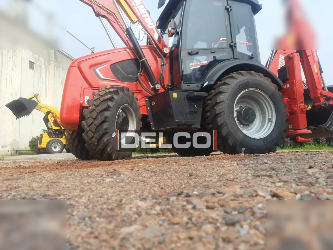 New Backhoe loader MANITOU MBLX900: picture 14